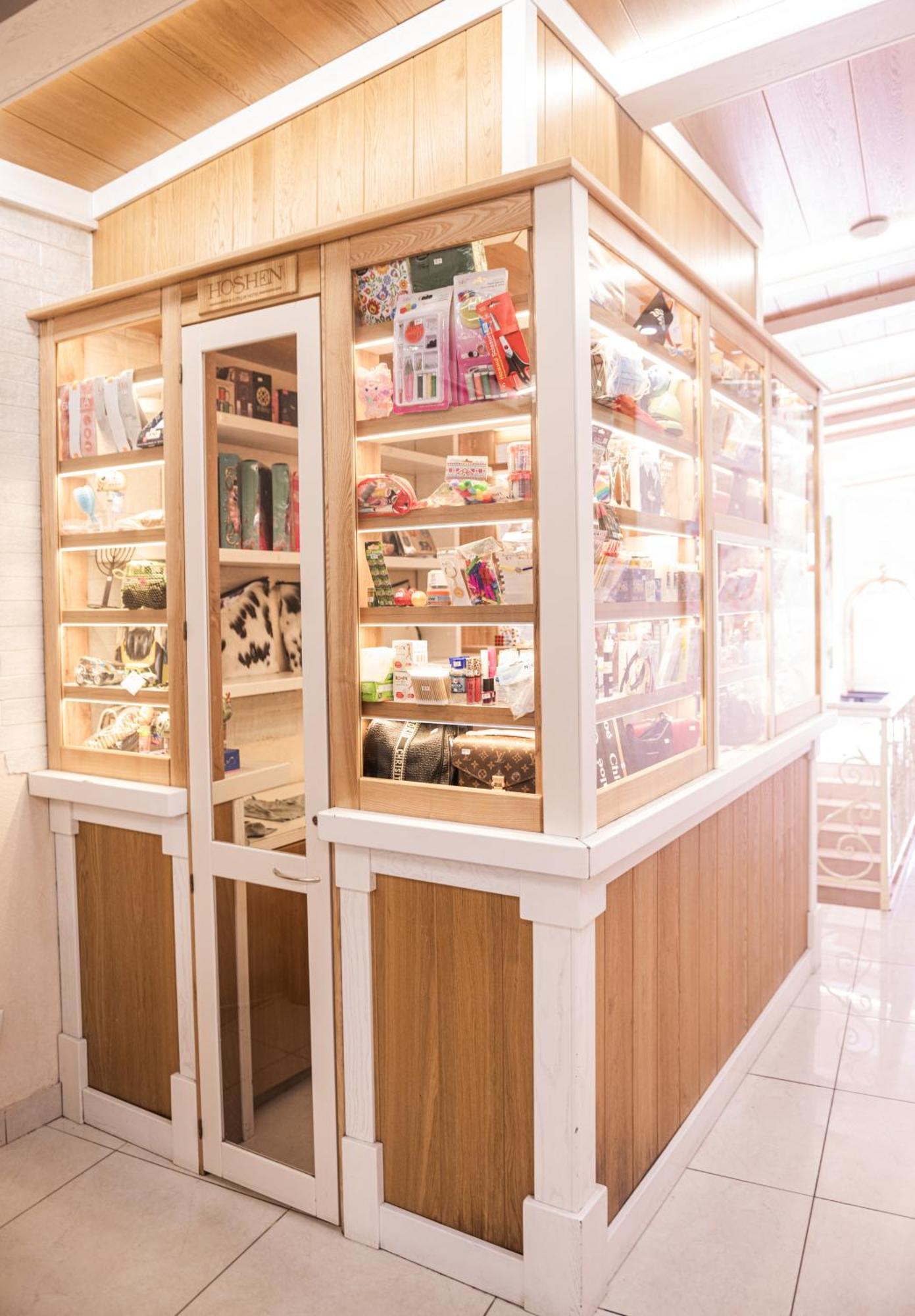 Hoshen Hotel Umanʼ エクステリア 写真