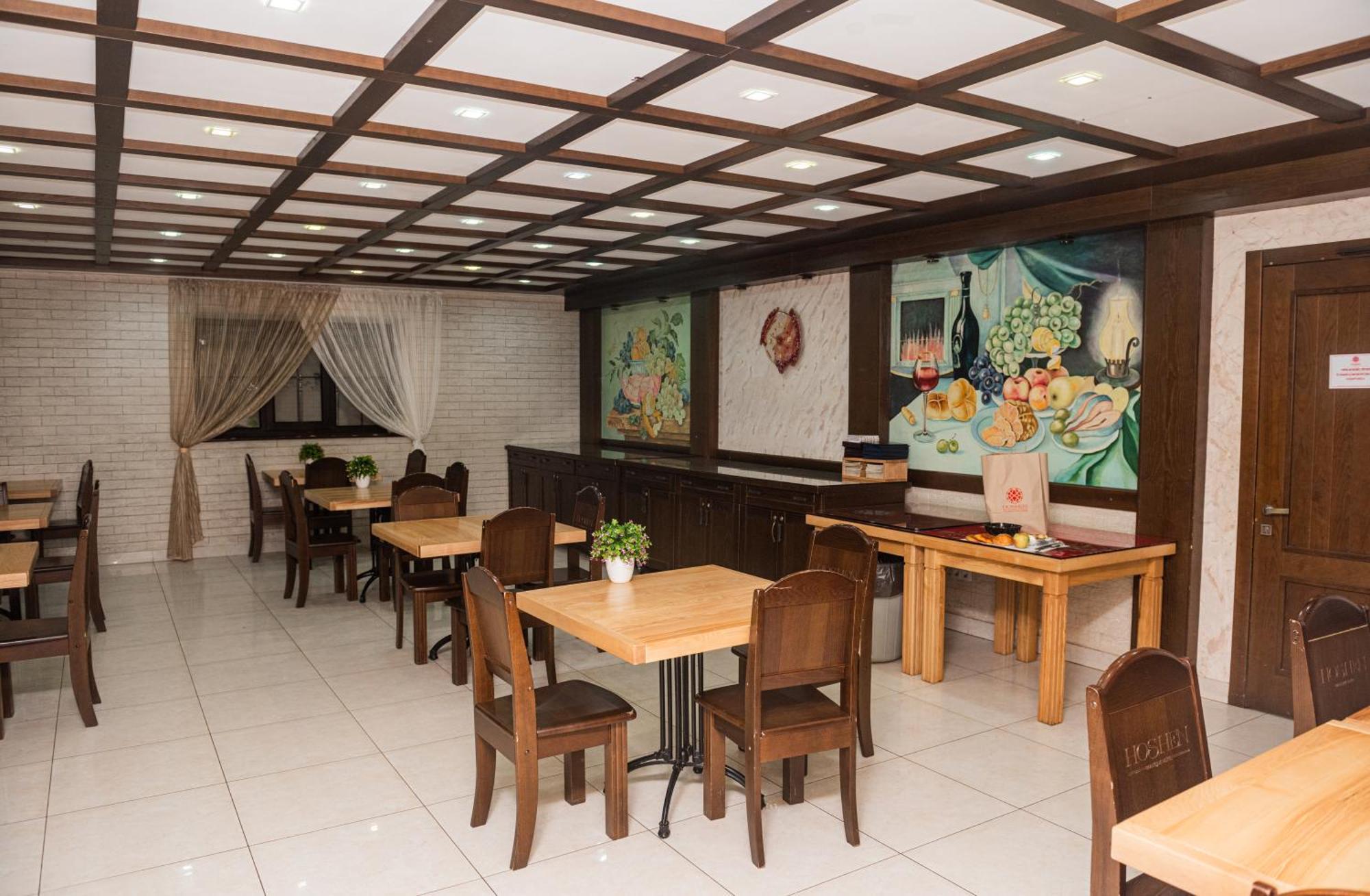 Hoshen Hotel Umanʼ エクステリア 写真