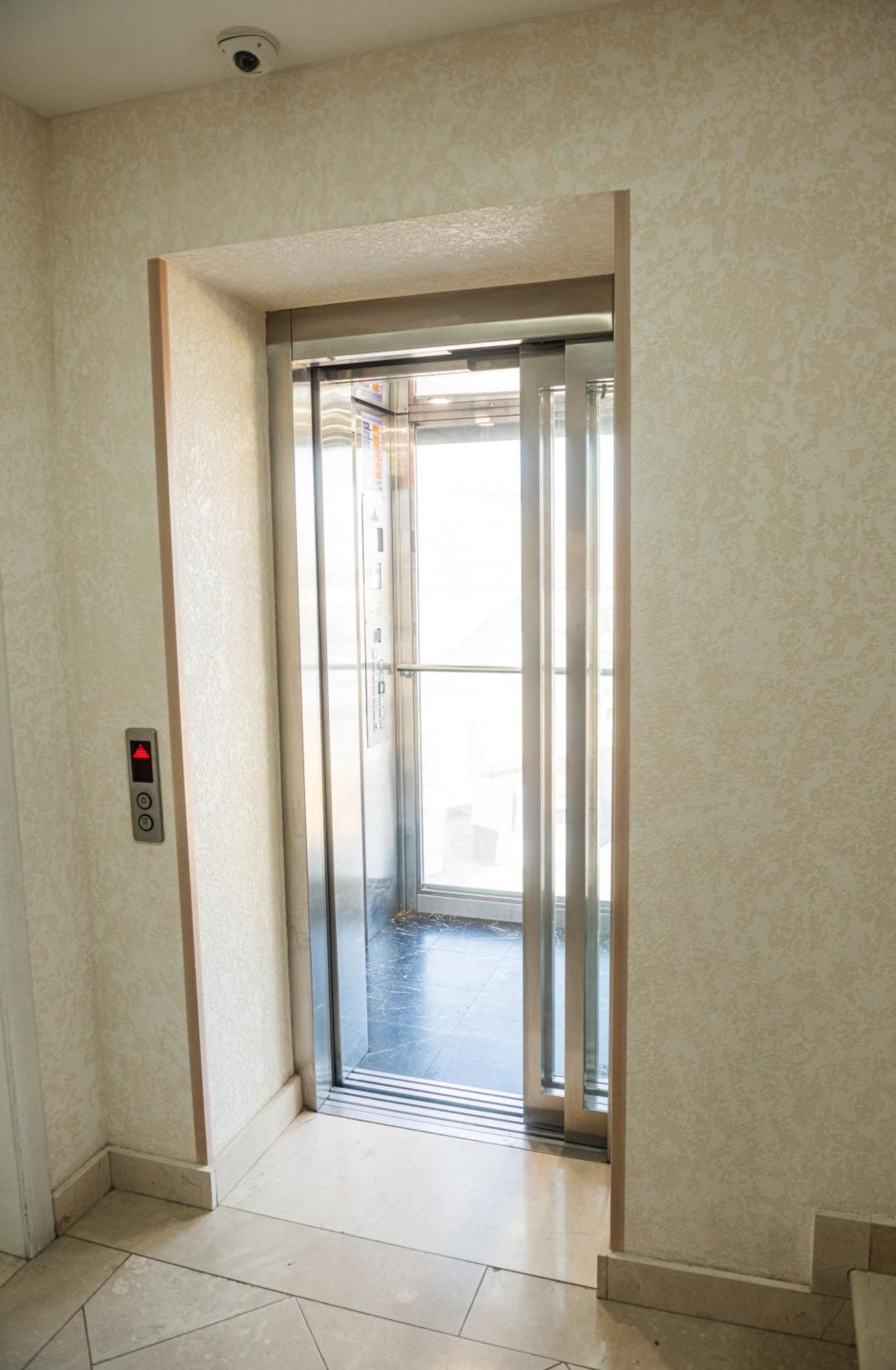 Hoshen Hotel Umanʼ エクステリア 写真