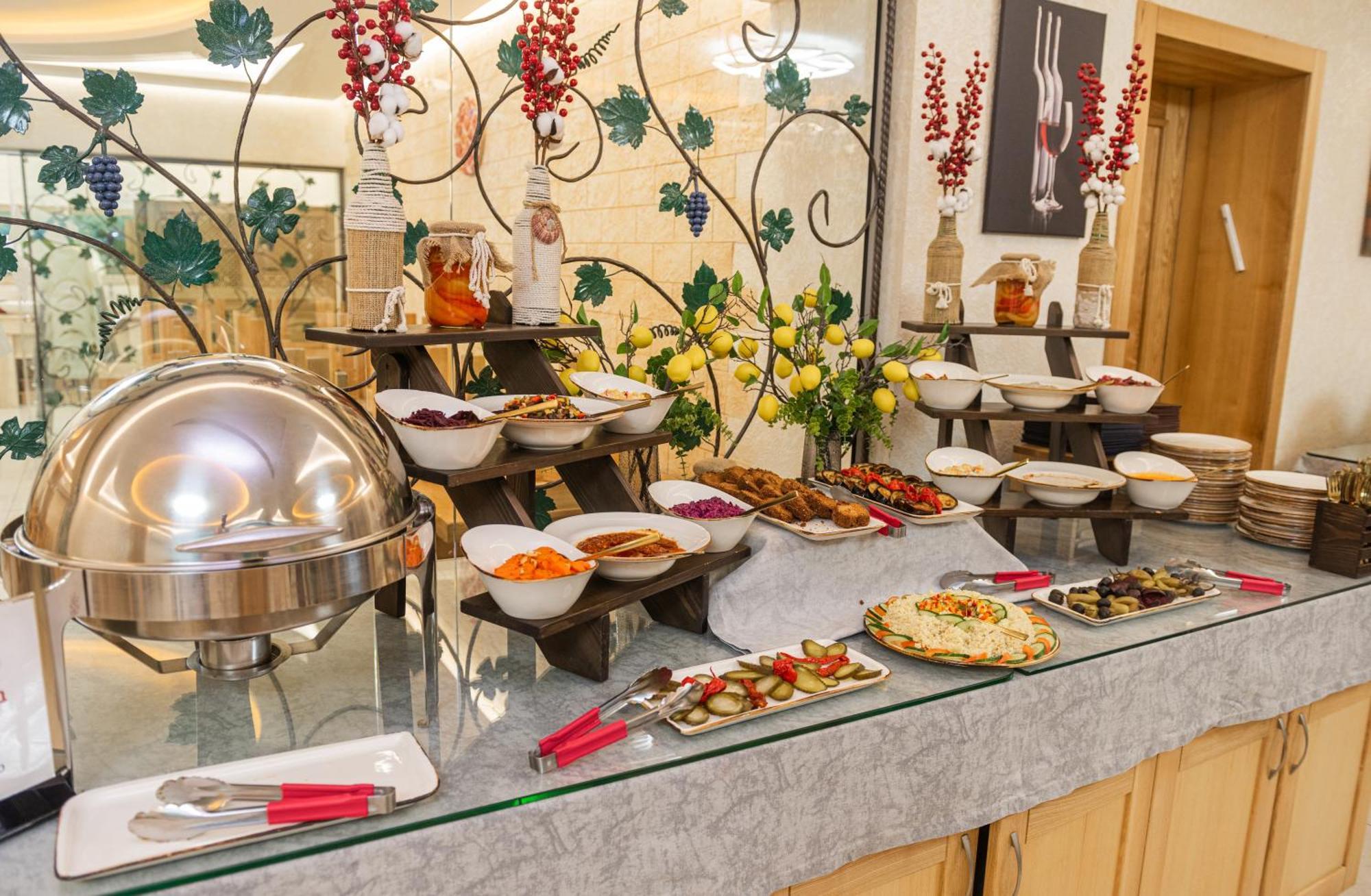 Hoshen Hotel Umanʼ エクステリア 写真