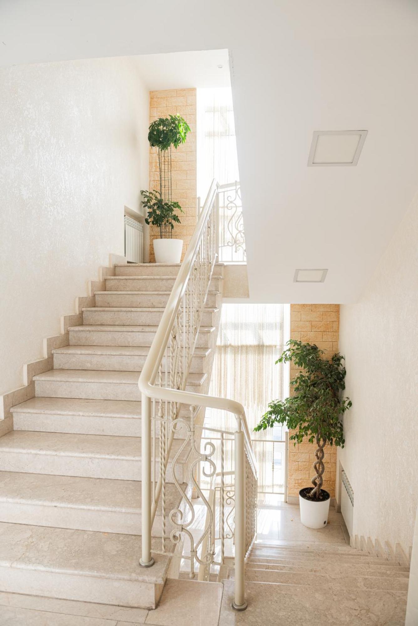Hoshen Hotel Umanʼ エクステリア 写真