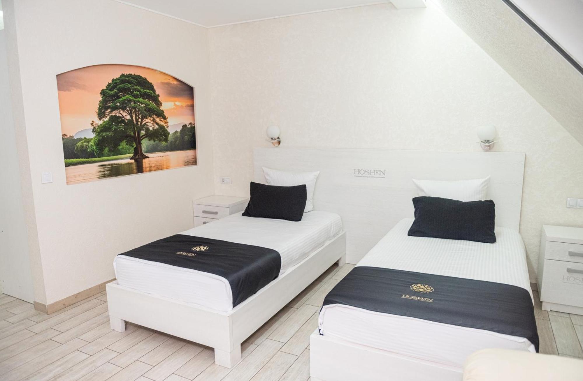 Hoshen Hotel Umanʼ エクステリア 写真
